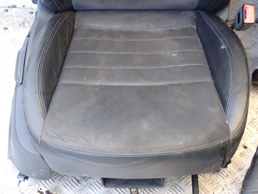 AUDI A6 C7  FOTEL PRZEDNI PRAWY / LEWY ORAZ KANAPA TYLNIA MATERIAŁ - SKÓRA KOMPLET - 11