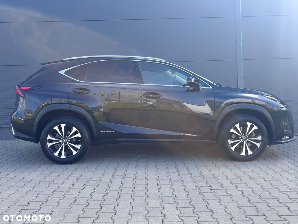 Lexus NX 300h F Impression AWD - 8