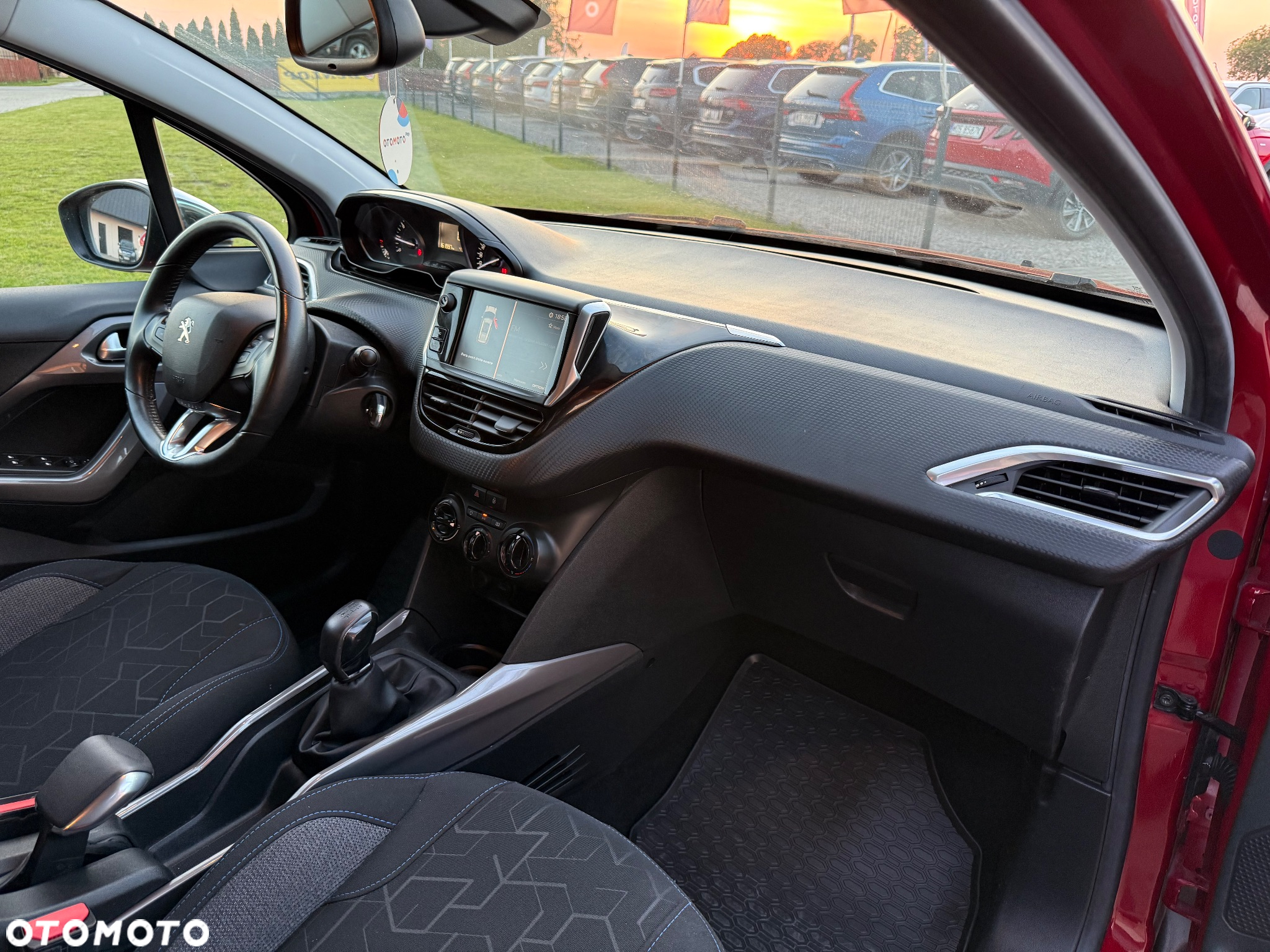 Peugeot 2008 1.2 Pure Tech Active S&S - 20