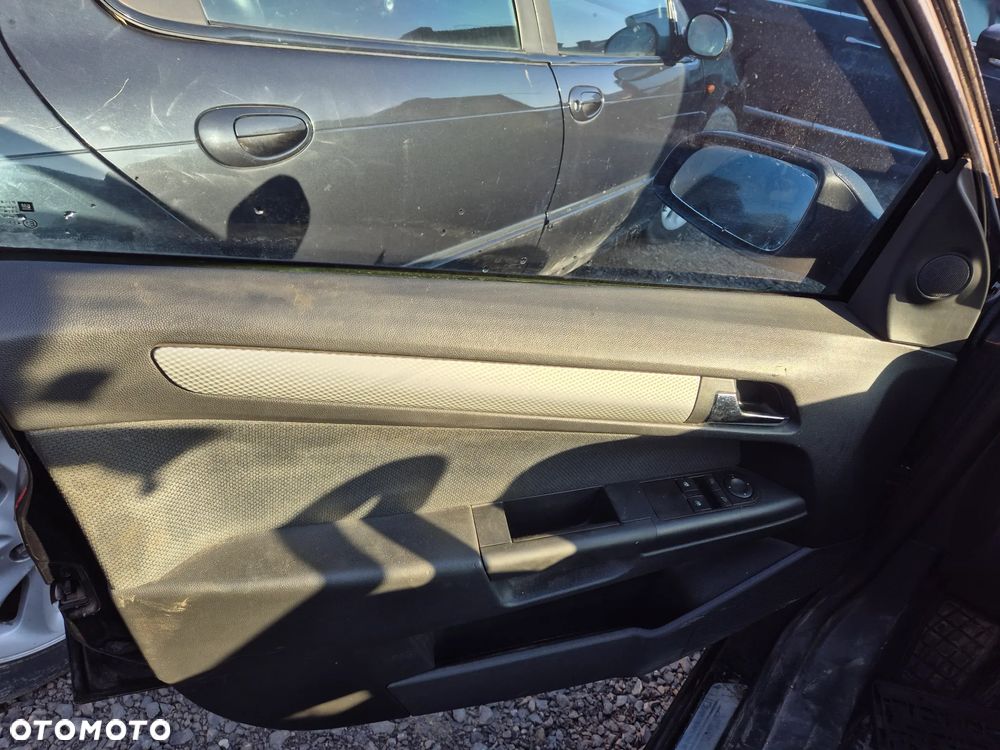 OPEL ASTRA H HB fotel fotele kanapa deska kokpit podsufitka boczek boczki klamka podłokietnik licznik prędkościomierz - 4