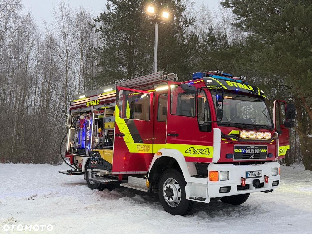 MAN Straż pożarna, Pojazd pożarniczy, Wóz strażacki, MAN L80 średni GBA 4x4 CNBOP, wyciągarka, 3000l wody, reduktor, blokady, mosty - 1