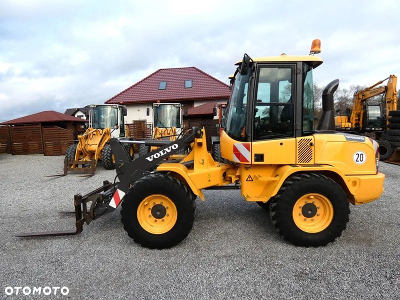 Volvo L30G Z Niemiec / 5.774mtg / kilka sztuk / - 1