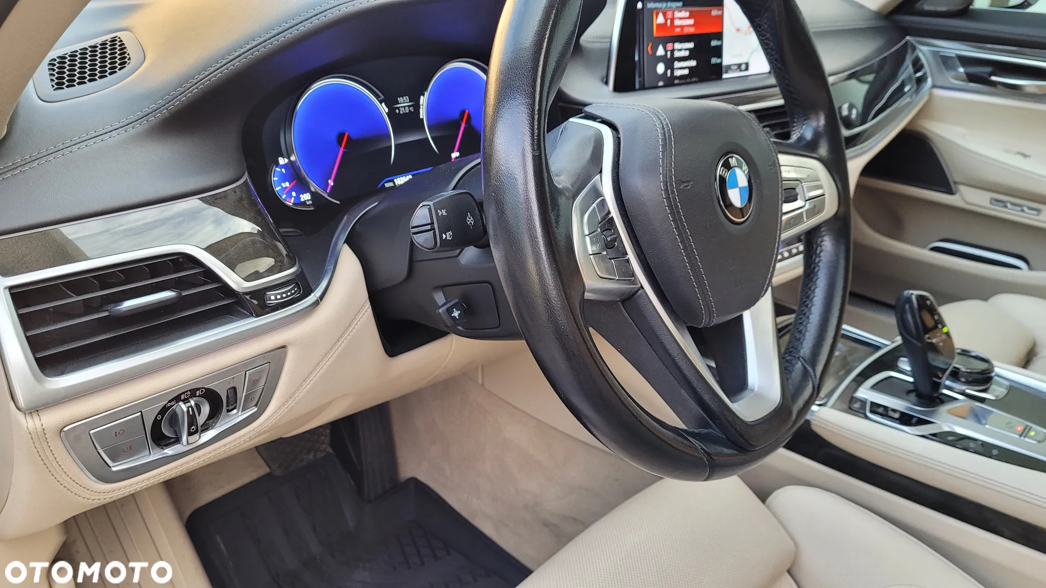BMW Seria 7 740Li - 24
