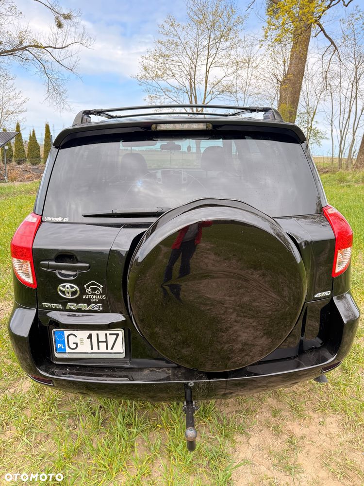 Toyota RAV4 - 8