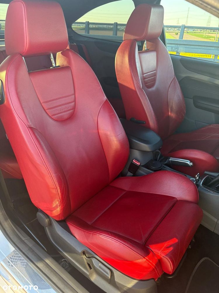 Ford Focus 2.5 ST - 14