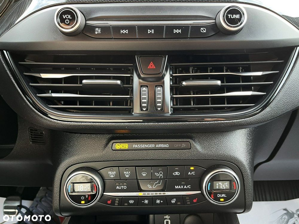 Ford Focus 1.0 EcoBoost ST-Line Business - 17