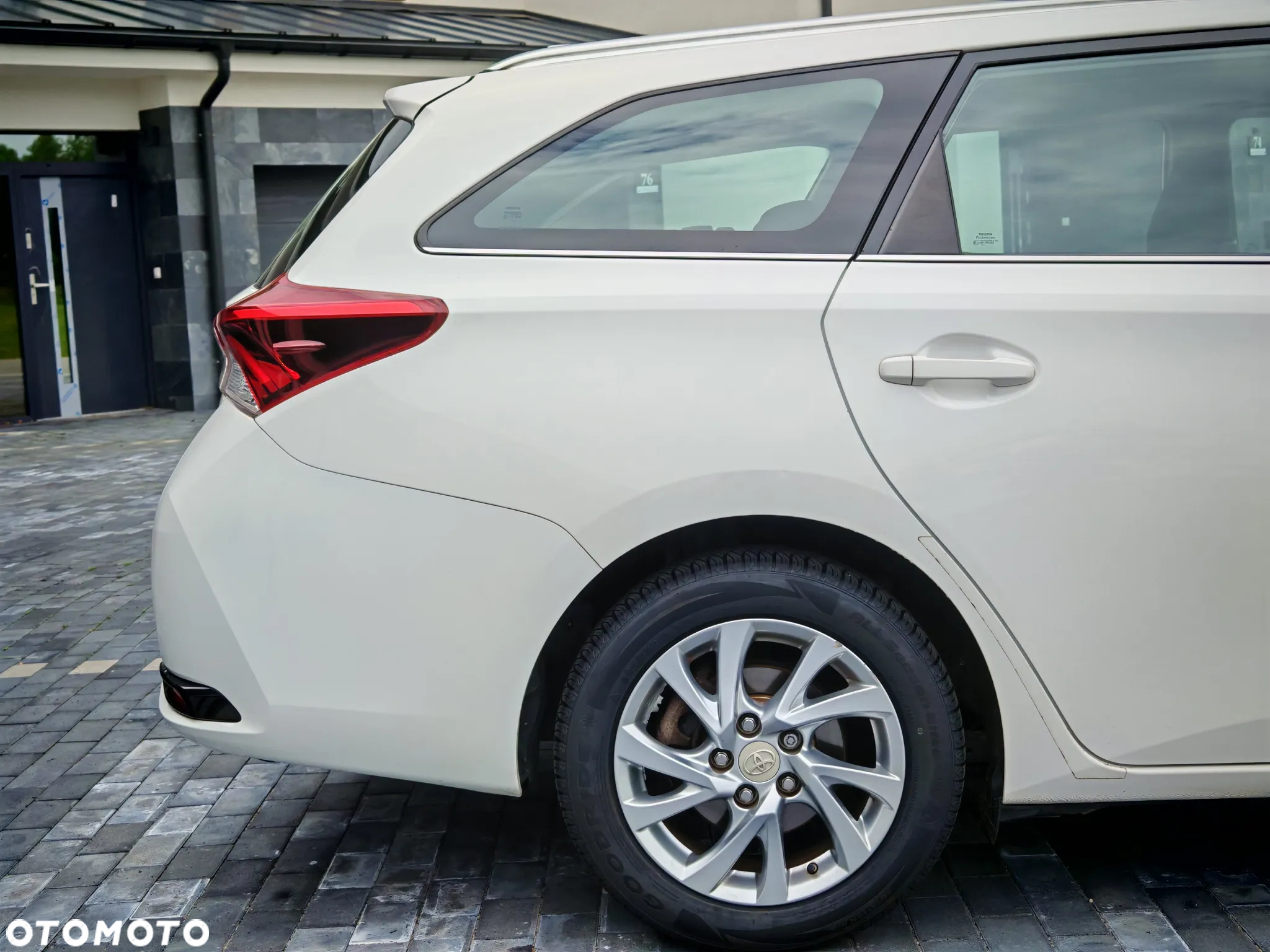 Toyota Auris 1.6 D-4D Premium - 15