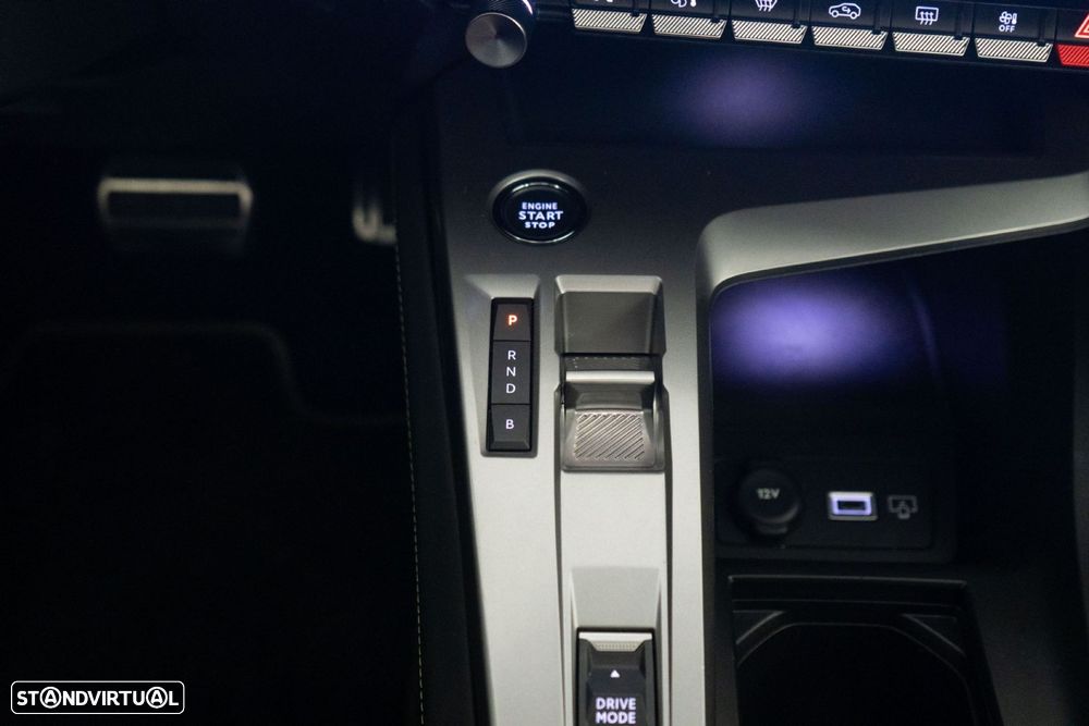 Peugeot 408 1.6 Hybrid GT e-EAT8 - 27