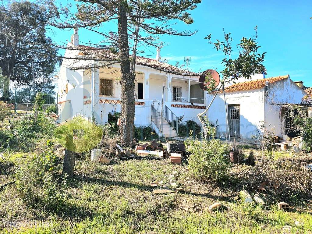 Quinta tipicamente algarvia constituída por 2 urbanos, terreno e 2 ... - Grande imagem: 2/36