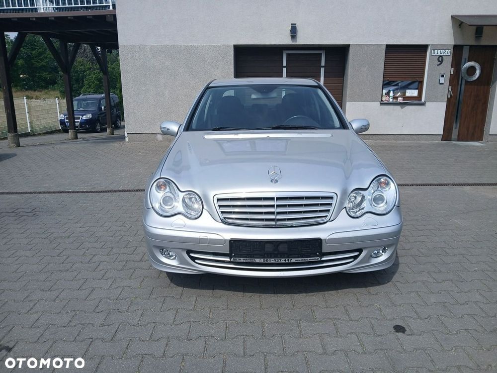 Mercedes-Benz Klasa C 180 Kompressor Automatik Classic Sport Edition - 3