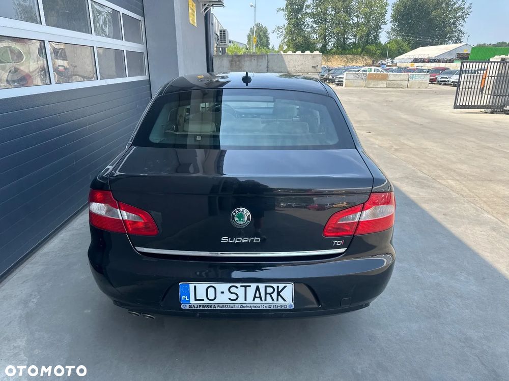 Skoda Superb 2.0 TDI Elegance - 2