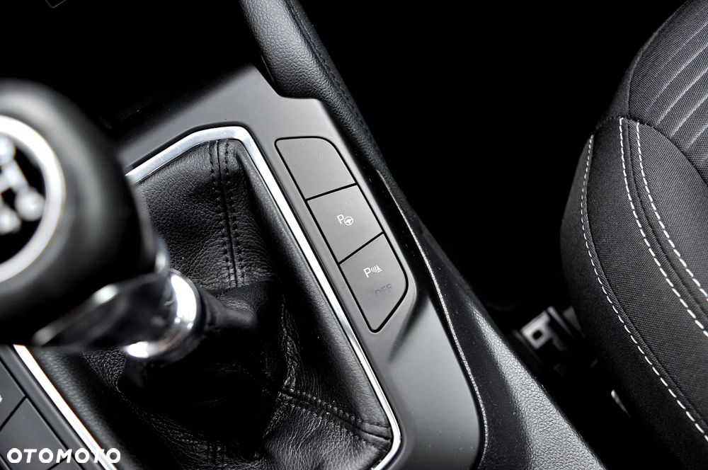 Ford Kuga - 28