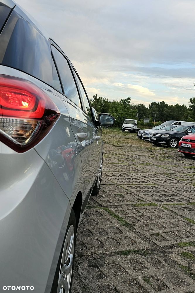 Hyundai i20 - 11