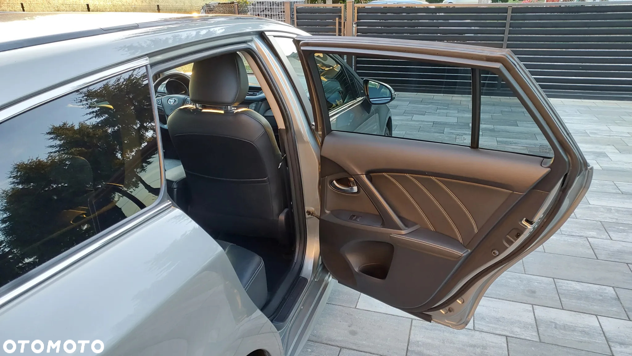 Toyota Avensis - 21