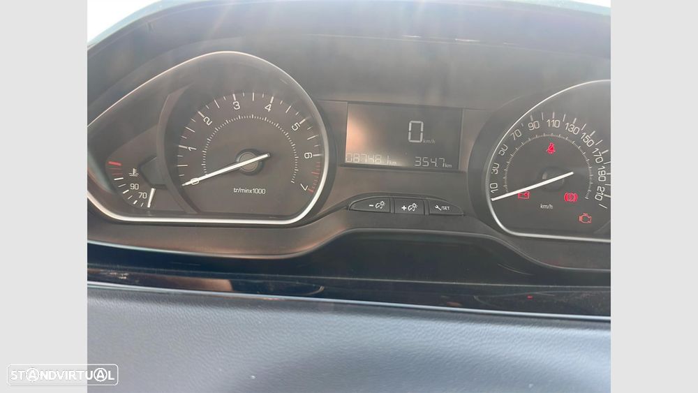 Peugeot 208 1.2 PureTech Allure - 15