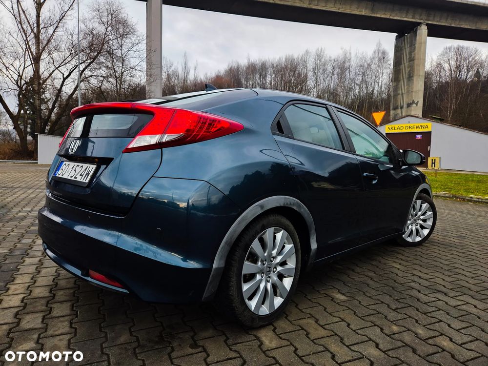 Honda Civic 1.8 Executive NAVI - 3