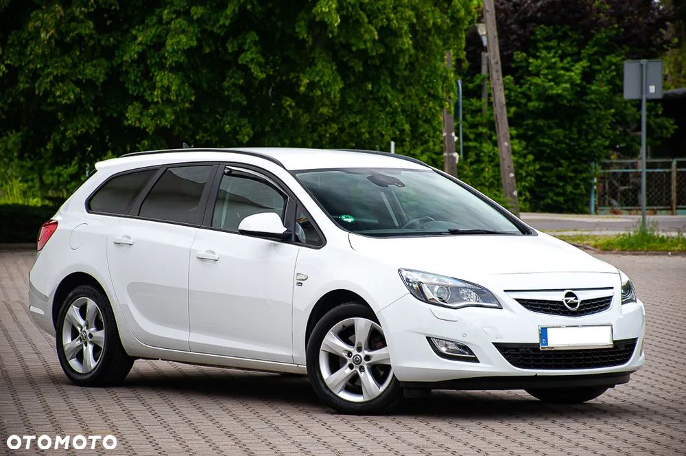Opel Astra 1.6 Turbo 150 Jahre - 4