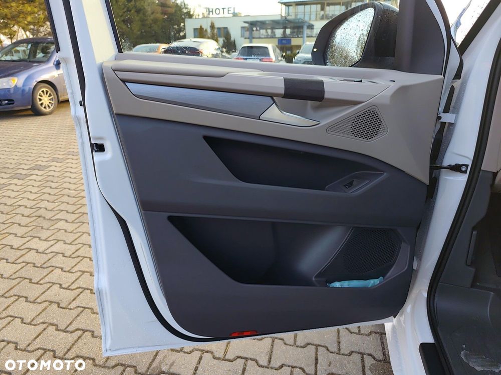 Volkswagen Multivan - 10