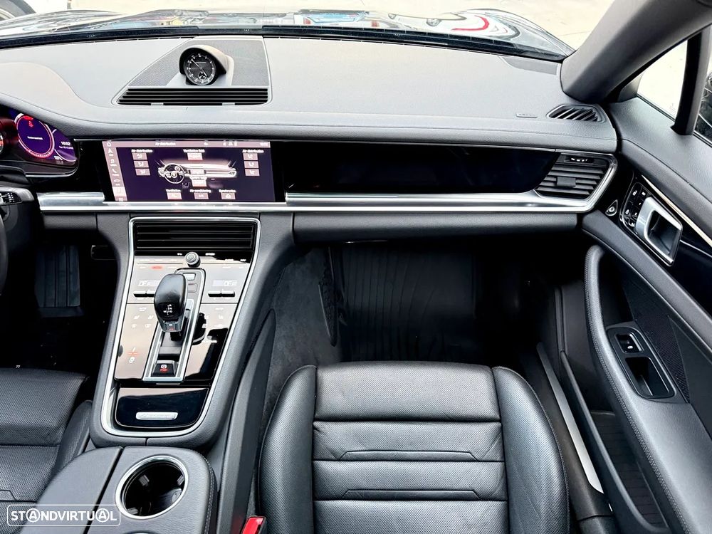 Porsche Panamera 4 E-Hybrid - 11