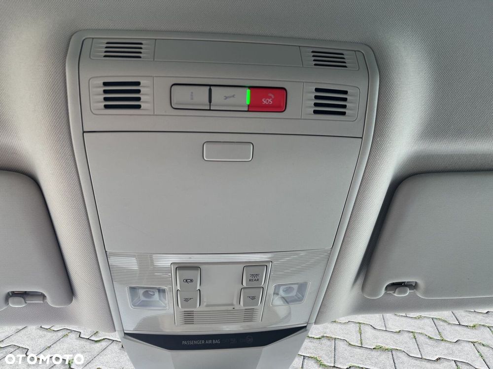 Volkswagen Passat - 36