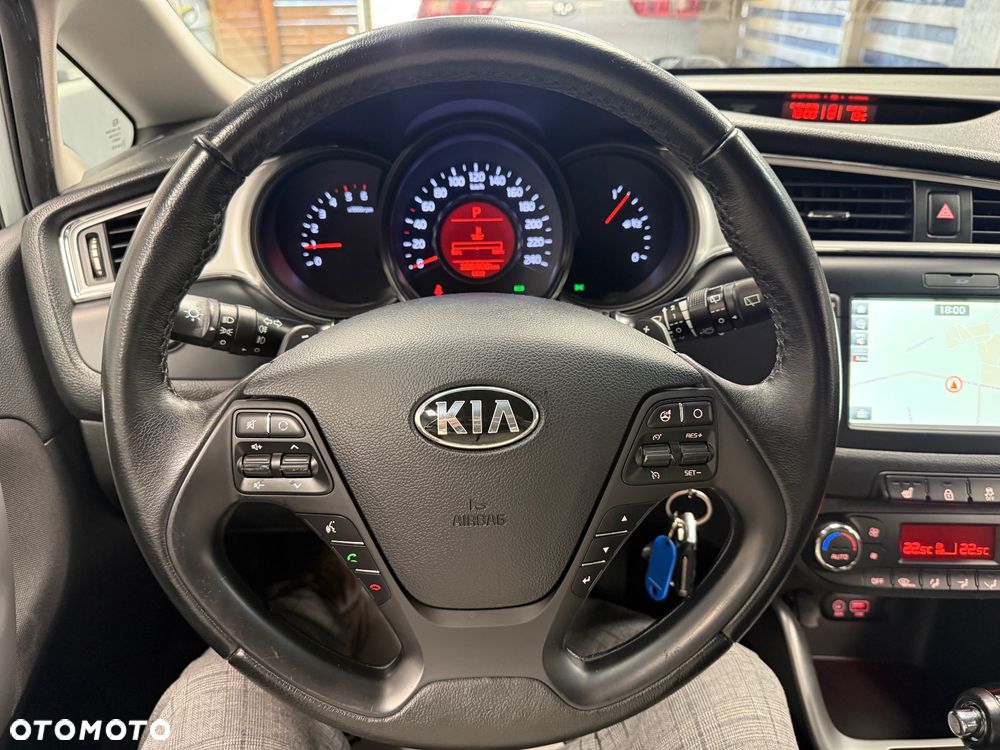 Kia Ceed - 12