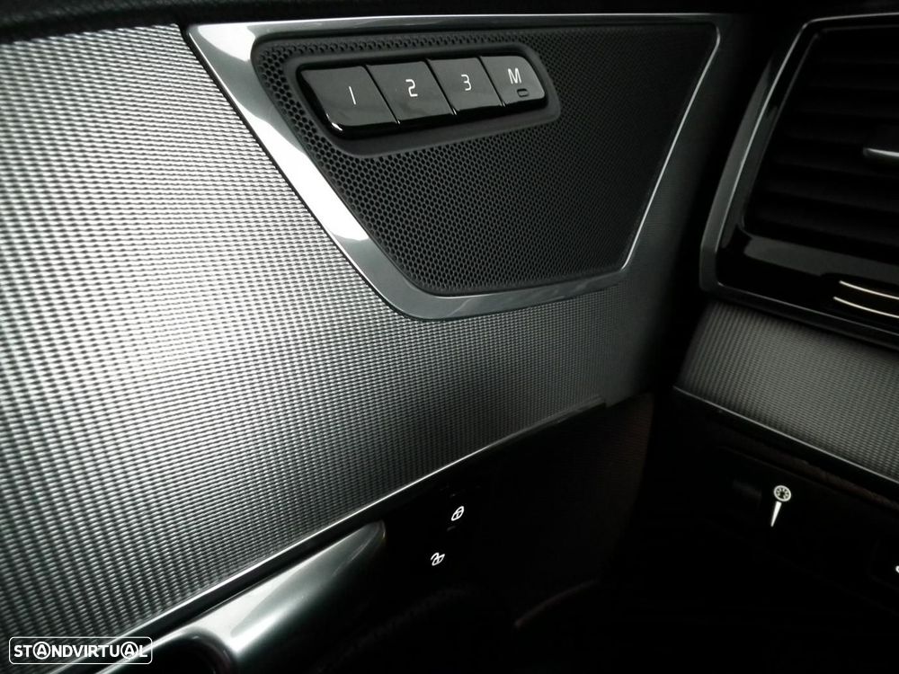 Volvo XC 90 2.0 D4 R-Design - 30