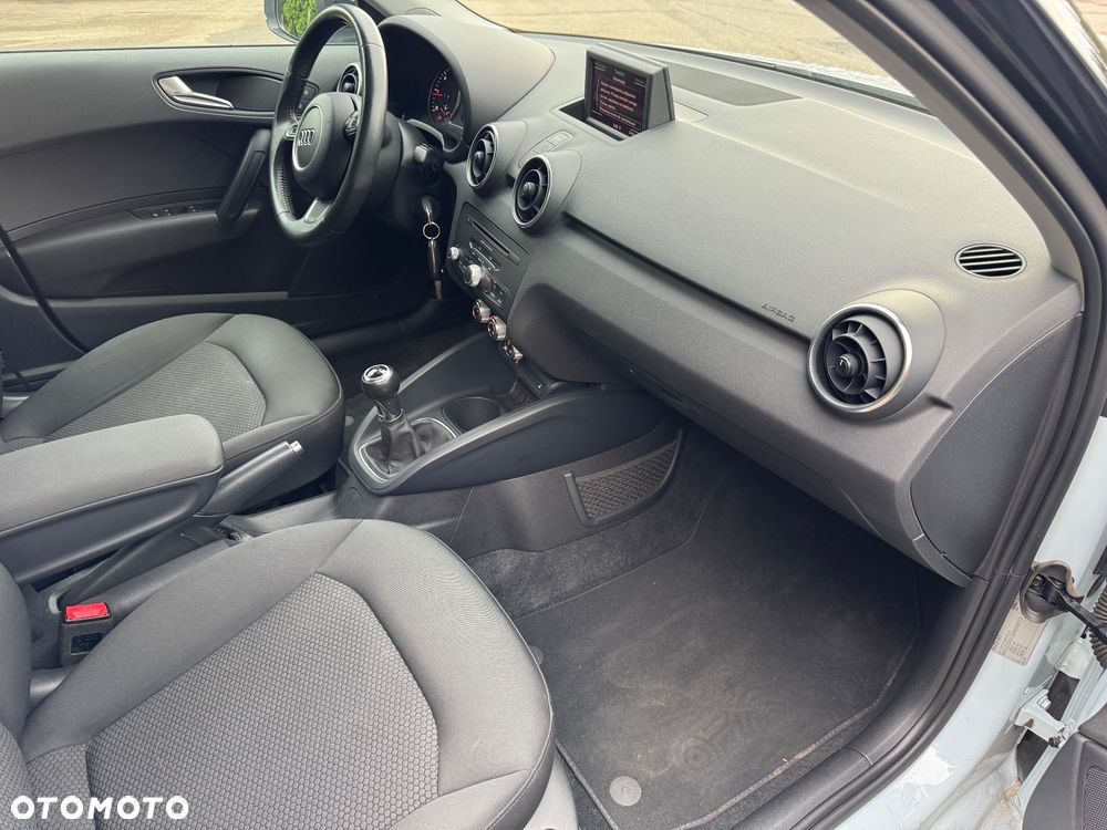Audi A1 Sportback 1.6 TDI S line edition - 36