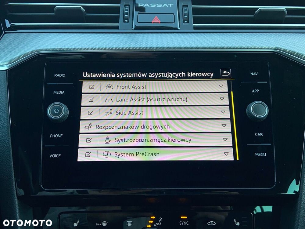 Volkswagen Passat - 24