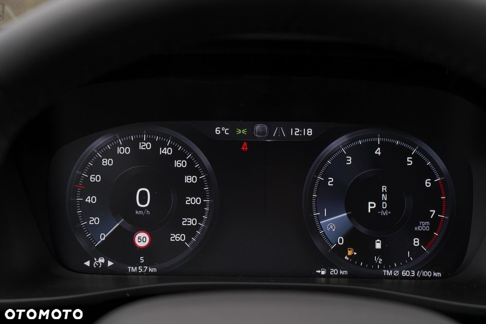 Volvo XC 40 B3 Core - 16