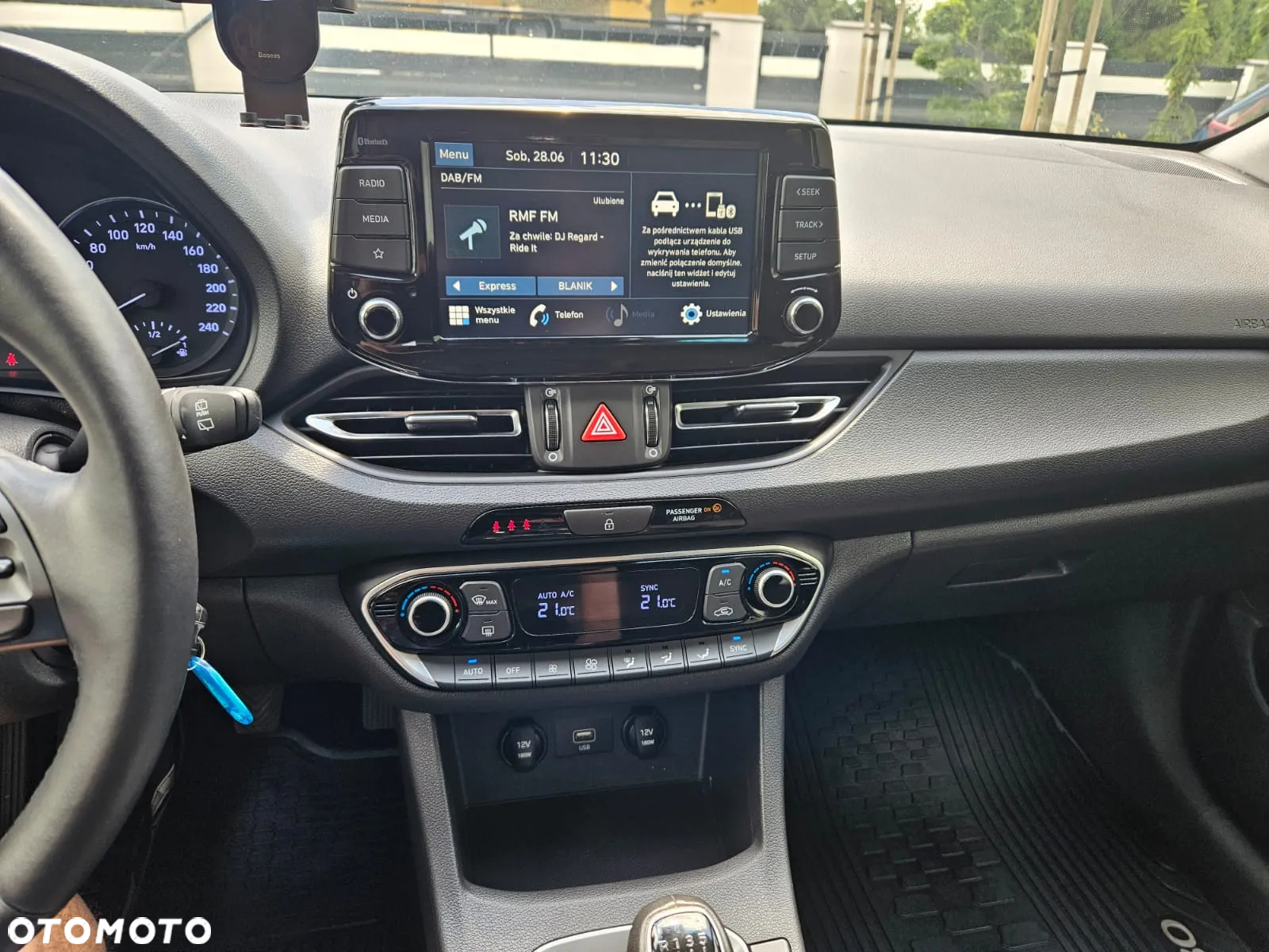Hyundai i30 1.6 D Classic + - 16