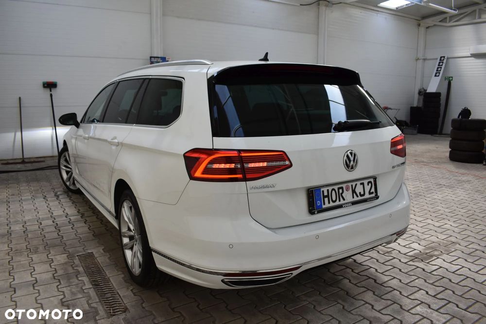 Volkswagen Passat Variant 2.0 TDI DSG (BlueMotion Technology) Highline - 17