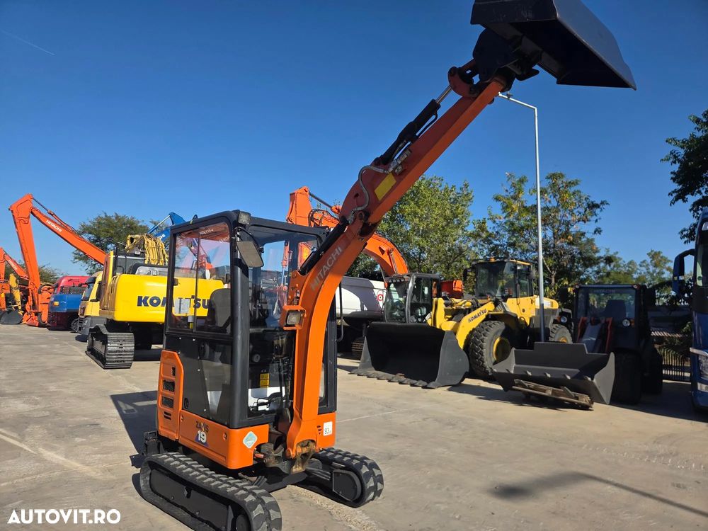 Hitachi ZX19-6, 2 tone, CUPLA RAPIDA+4 CUPE, adancime sapare 2,5m, latime 0,8m cu senile extensibile la 1,2m, inst picon pe brate, lama nivelare, ridica 1tona, senile 80% ok, produs in JAPONIA, STARE FOARTE BUNA, posibilitate leasing-PROMOTIE 21.900 Eur+Tva - 27