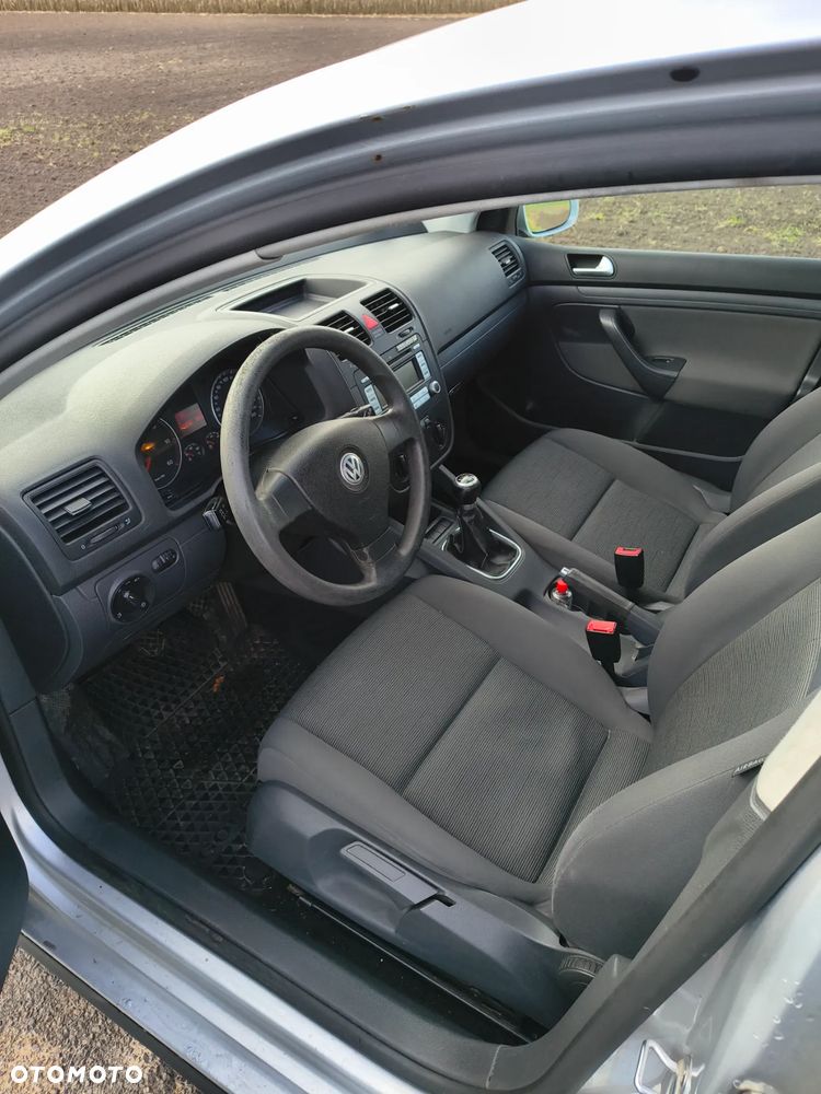 Volkswagen Golf - 10