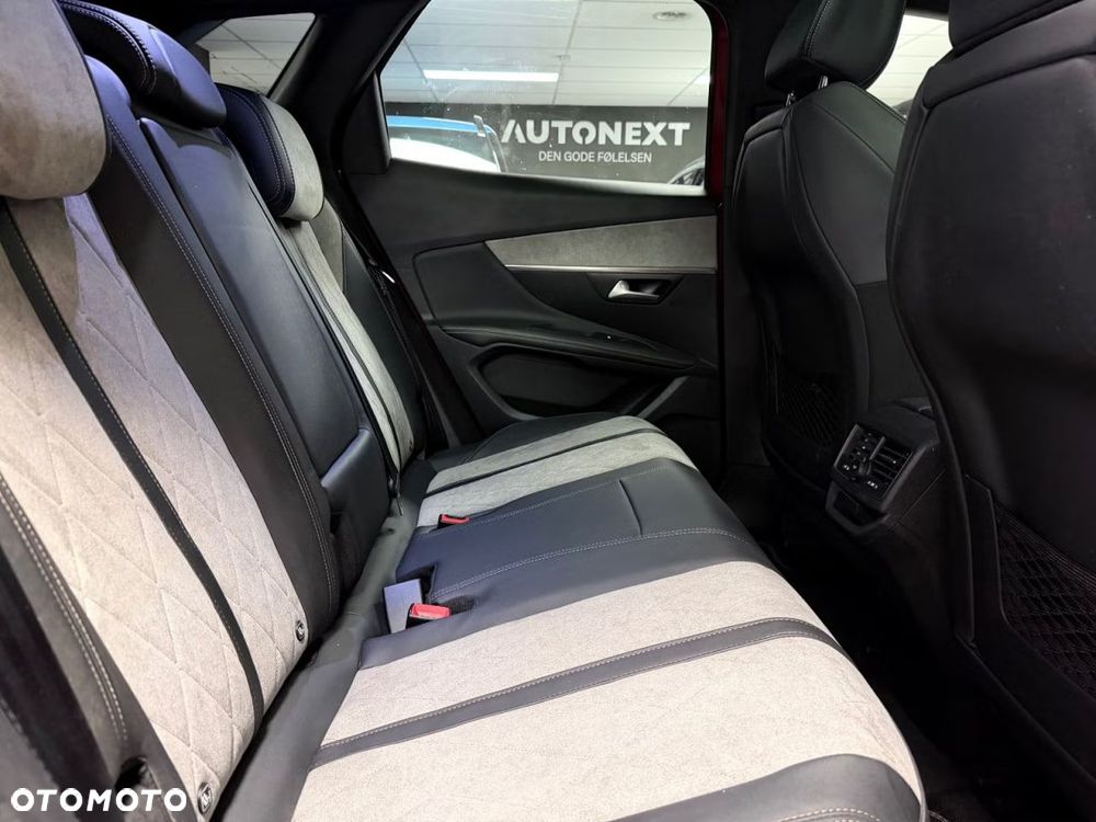 Peugeot 3008 1.6 PureTech Hybrid4 PHEV GT S&S EAT8 - 33