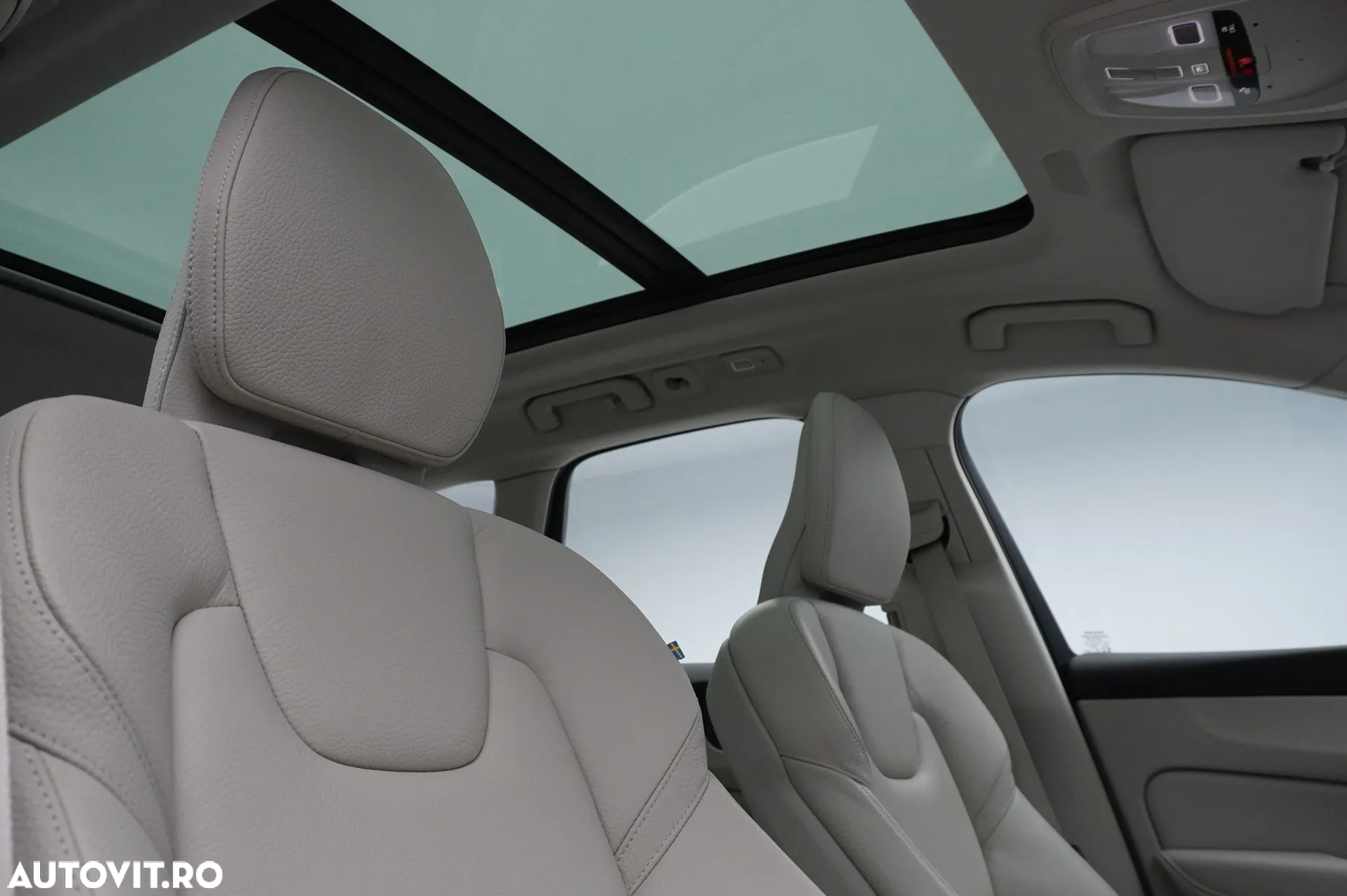 Volvo XC 60 T6 AWD Recharge Geartronic Inscription - 28