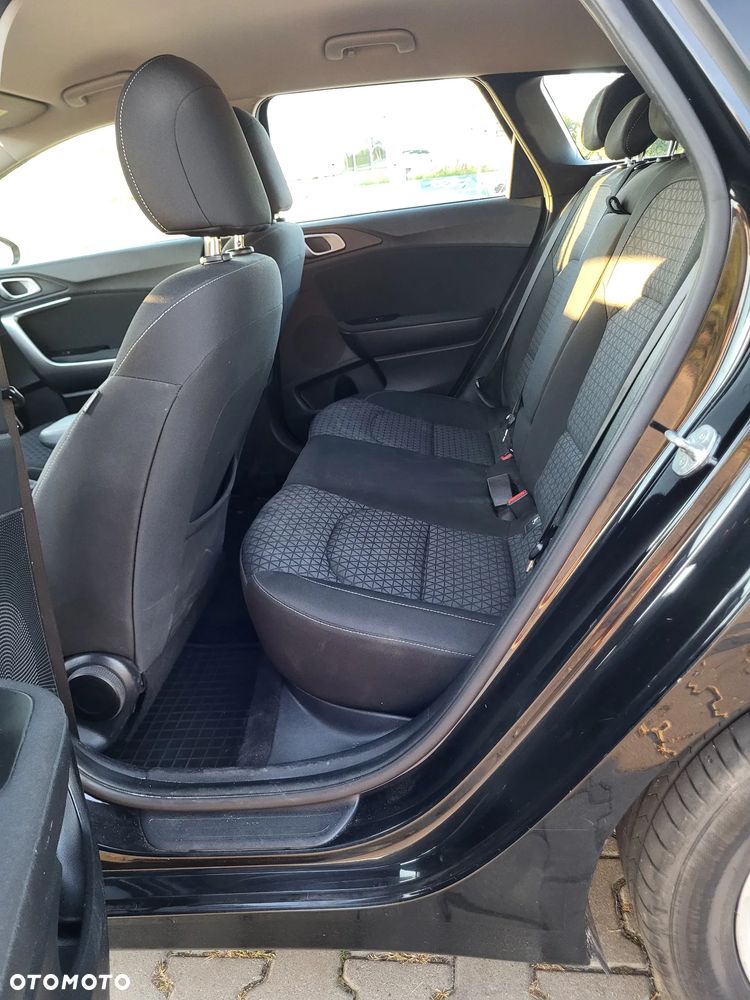 Kia Ceed - 16