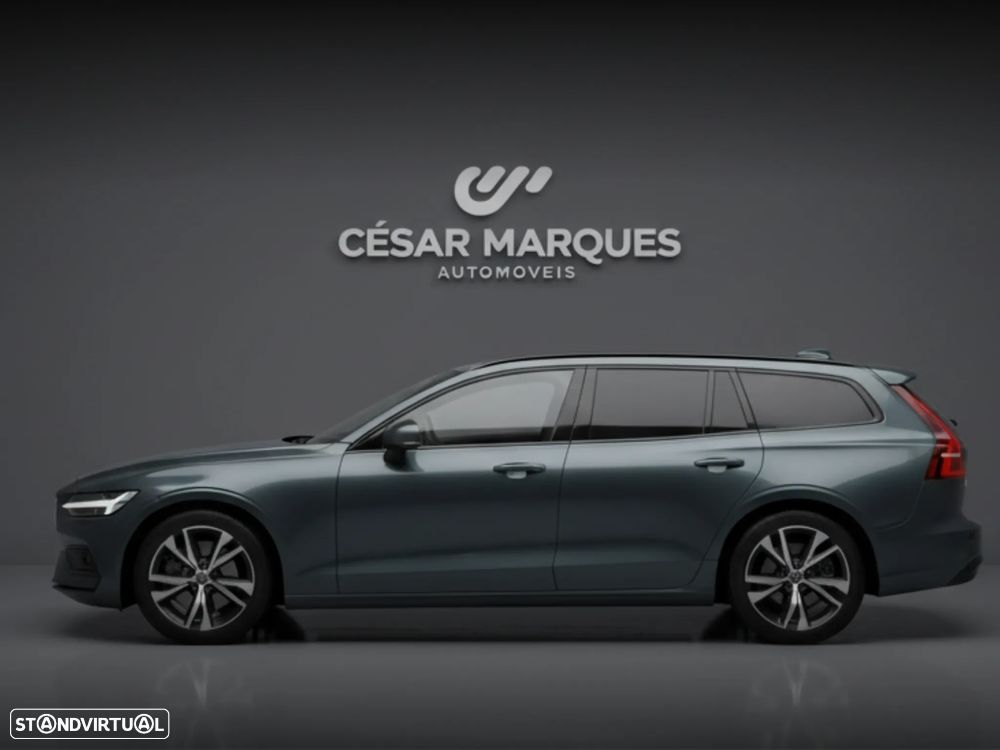 Volvo V60 2.0 B4 Plus Dark Auto - 2