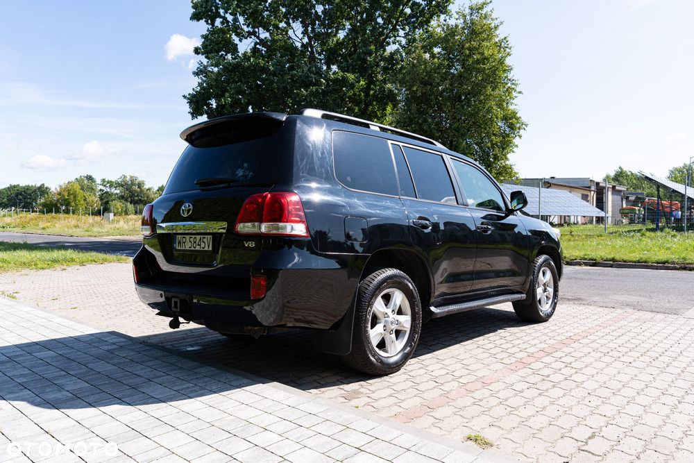 Toyota Land Cruiser - 9