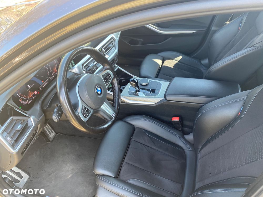 BMW Seria 3 318i - 12