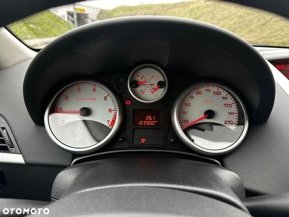 Peugeot 207 75 Urban Move - 8