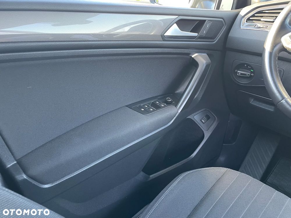 Volkswagen Tiguan Allspace 2.0 TDI SCR Life - 28
