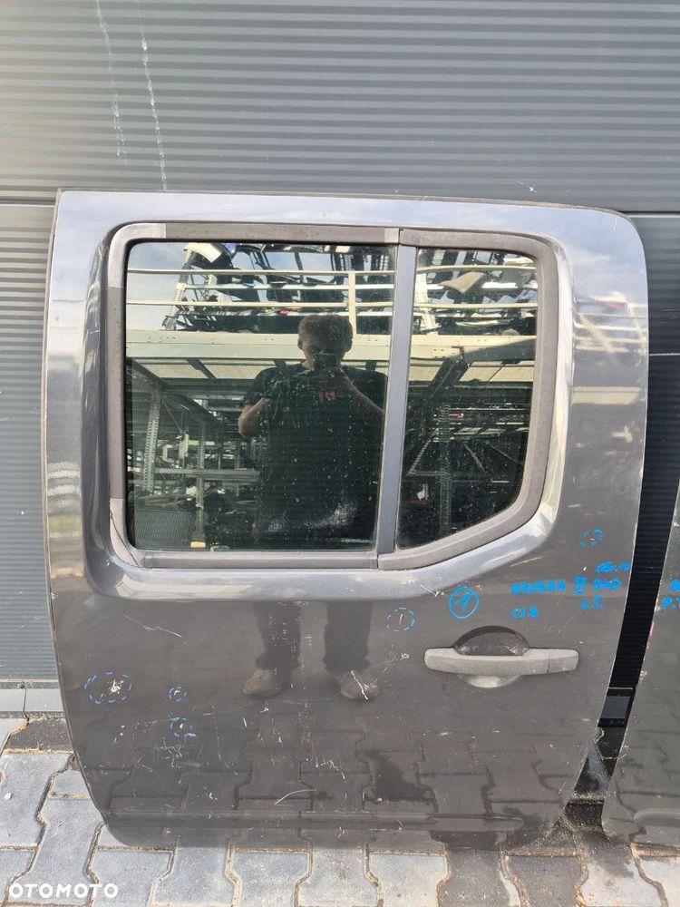 DRZWI NISSAN NAVARA III D40 - 2