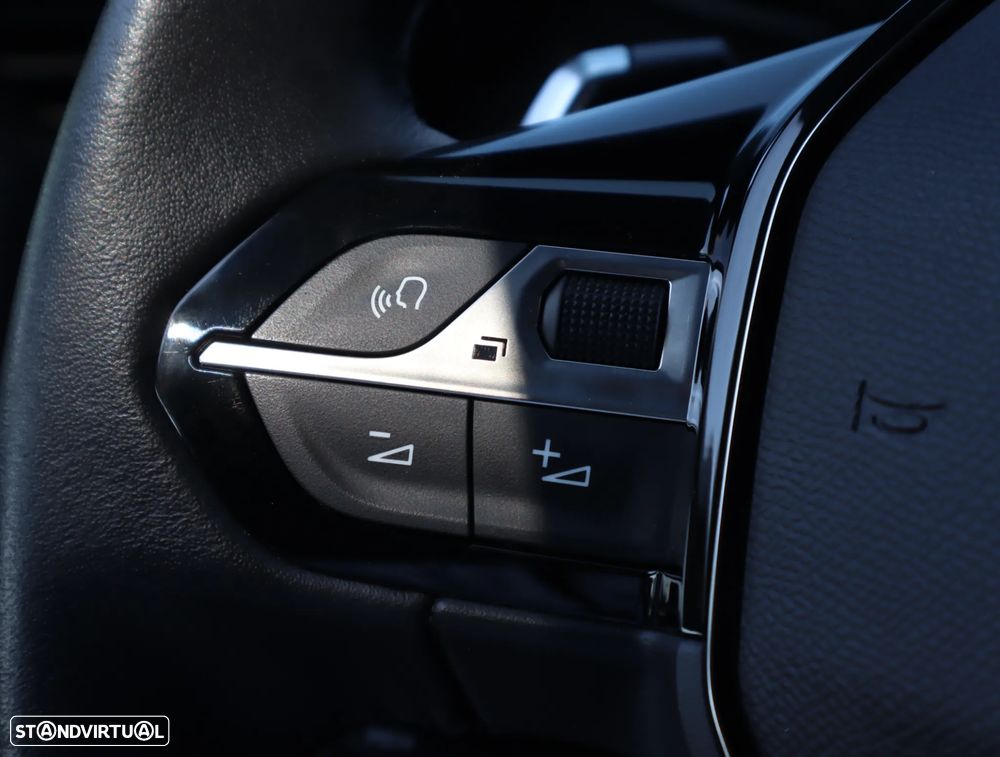Peugeot 208 1.2 Hybrid Allure e-DCS6 - 35