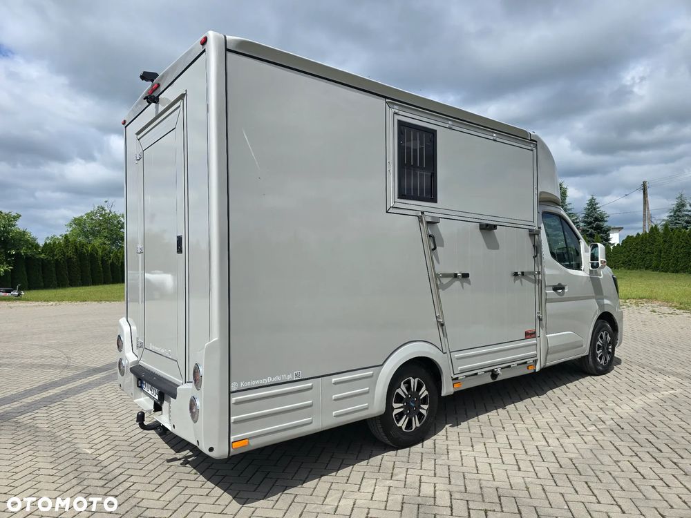 Renault Master-Koniowóz - 10