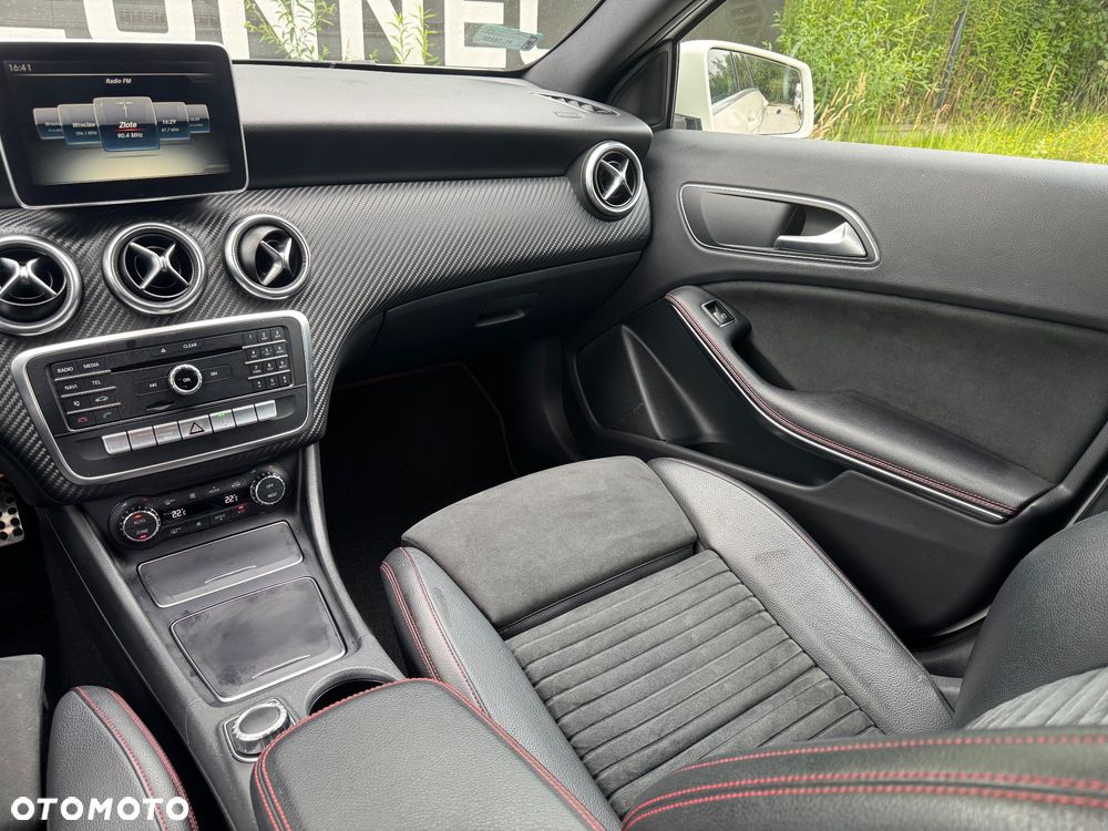 Mercedes-Benz Klasa A 180 7G-DCT AMG Line - 13