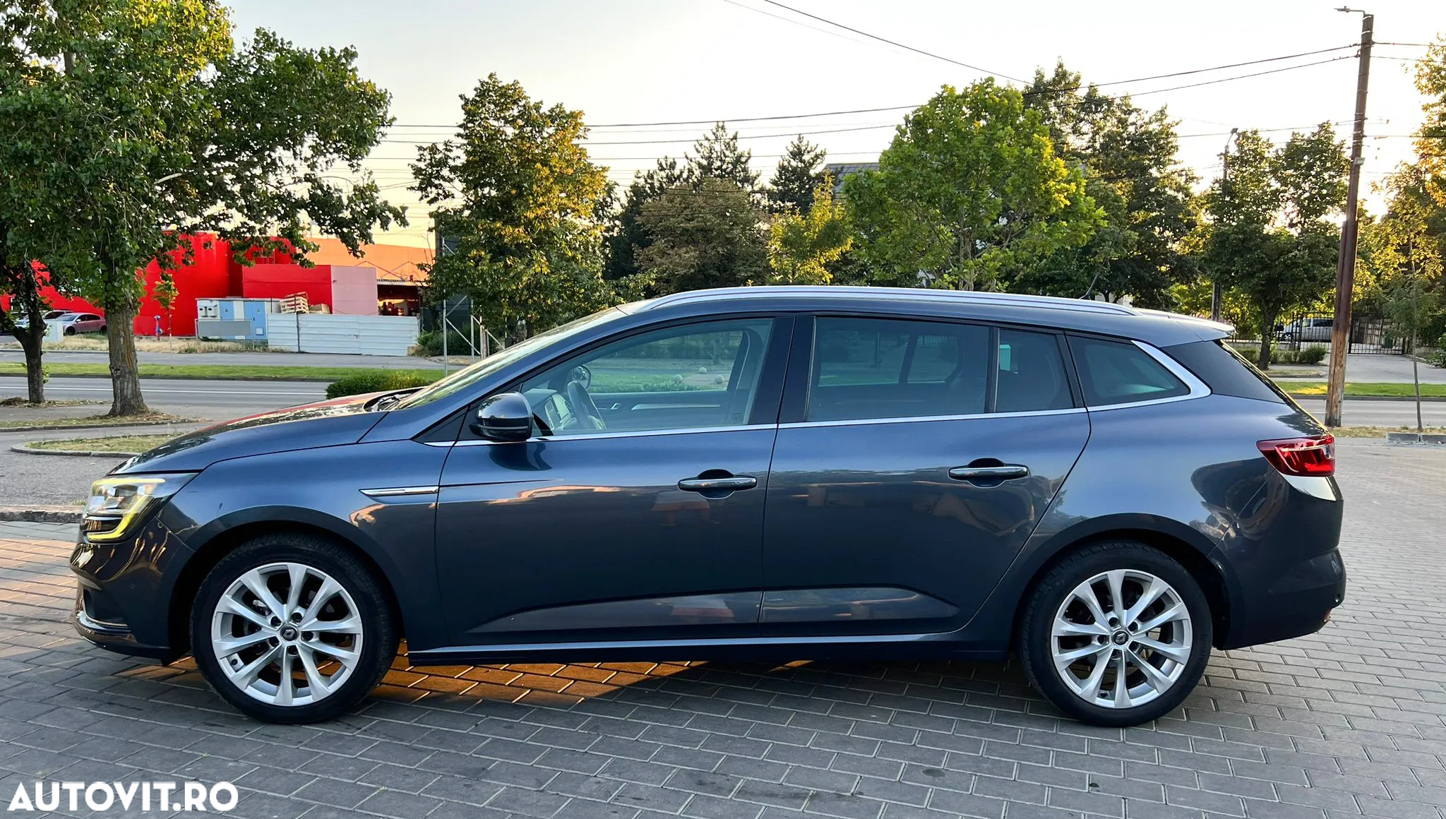 Renault Megane TCe GPF Intens - 10