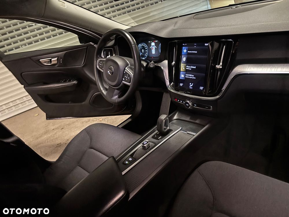 Volvo V60 B4 D Momentum Pro - 24