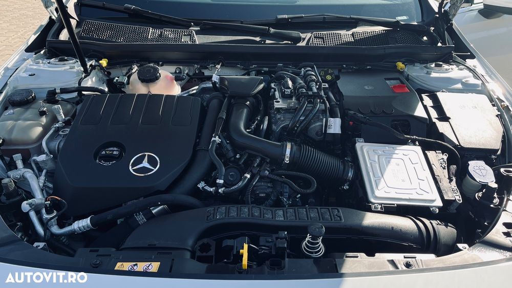 Mercedes-Benz A 250 e Sedan Aut. - 32