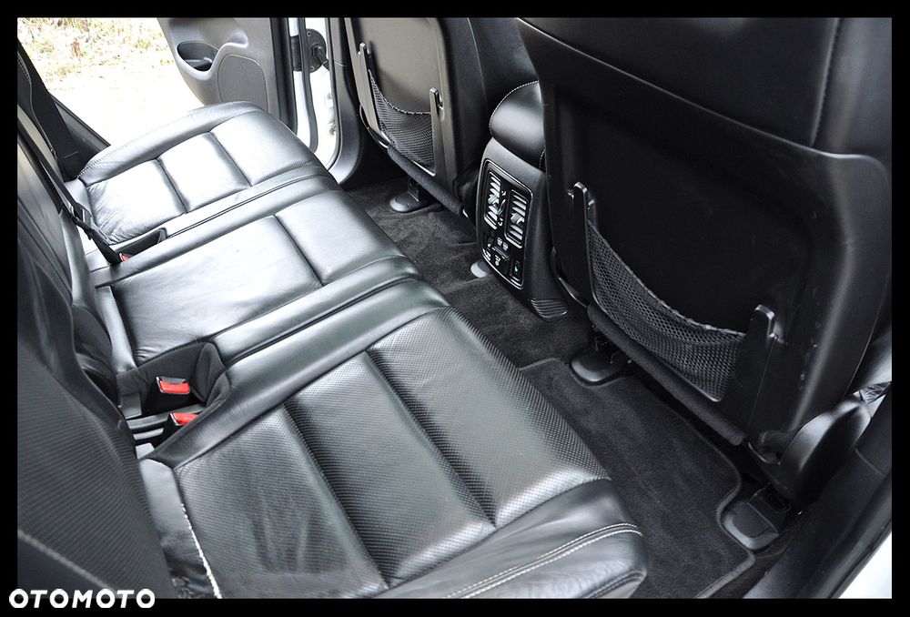 Jeep Grand Cherokee - 29
