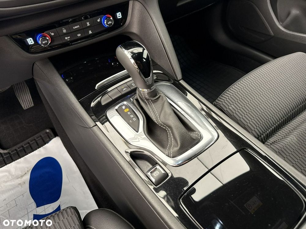 Opel Insignia - 16